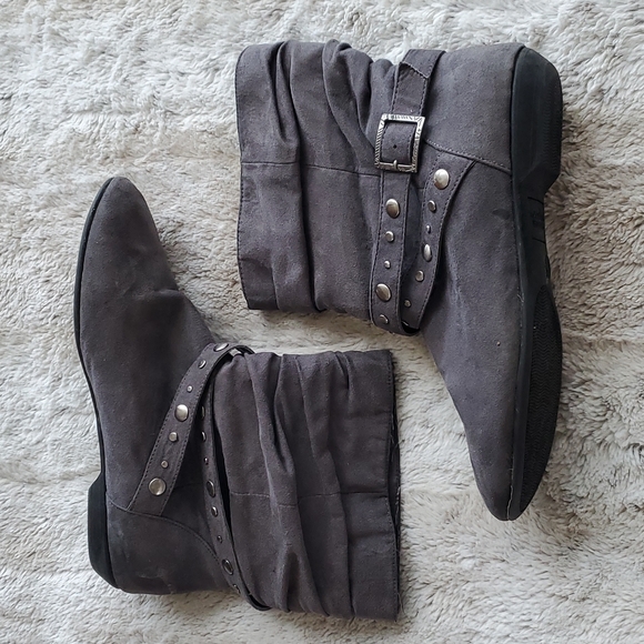 Chinese Laundry Dark Grey Flat Ankle Booties Strap and Rivet Detailing Size 7.5 - Picture 5 of 7